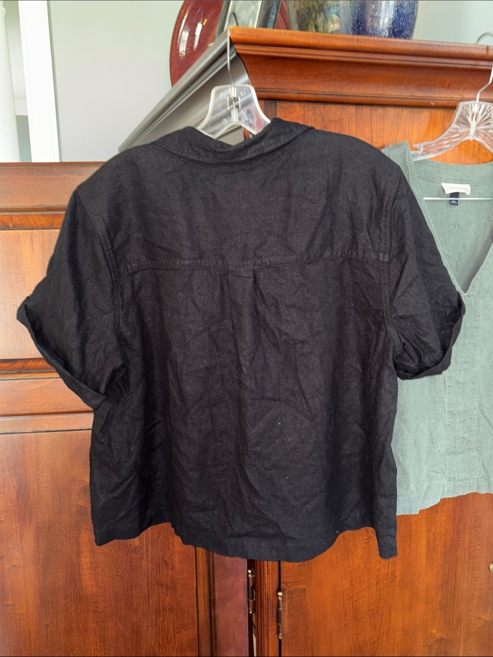 Bundle of 2 Universal Thread Linen Blend V-neck Short Sleeve Tops - Picture 3 of 11